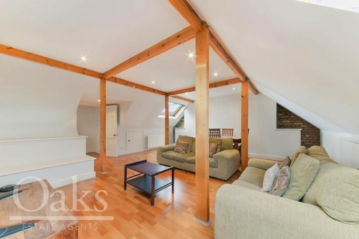 1 Bedroom Flat To Rent In Tooting Bec Gardens, London, SW16