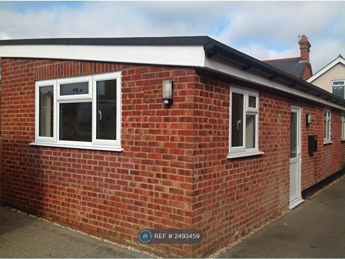 2 Bedroom Flat To Rent In Tilehurst, Reading, RG30