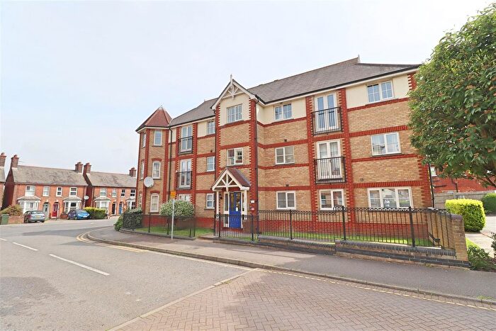 2 Bedroom Flat For Sale In Keeble Way, Braintree, CM7