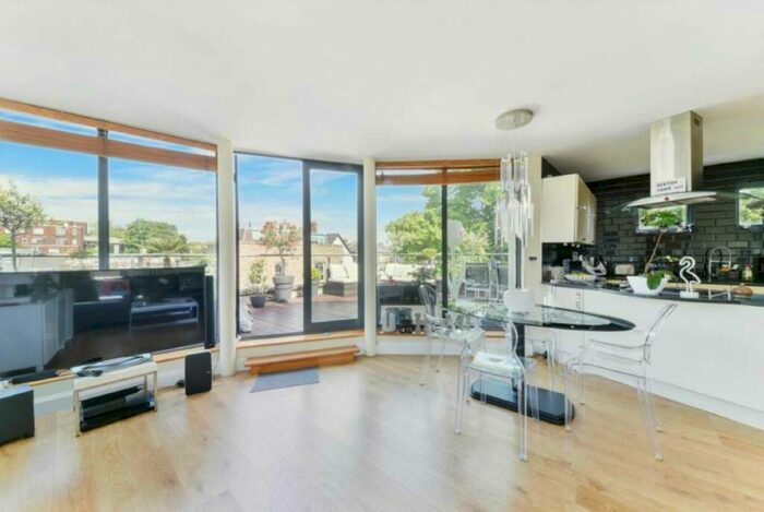 3 Bedroom Flat To Rent In Highgate Road, Kentish Town, NW5