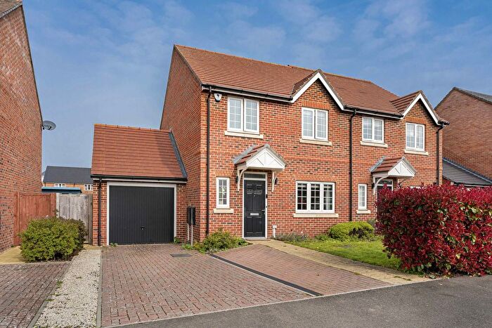 3 Bedroom Semi Detached House For Sale In Littleworth Road, Wallingford, OX10