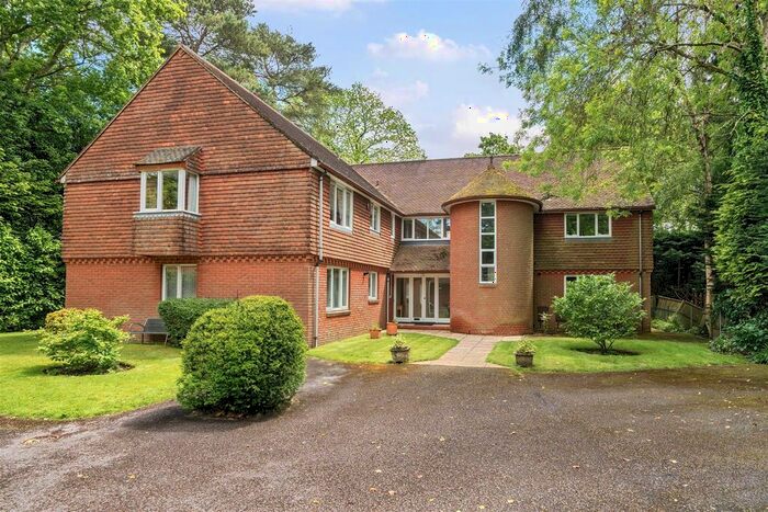 2 Bedroom Flat To Rent In Grayswood Road, Grayswood, Haslemere, GU27