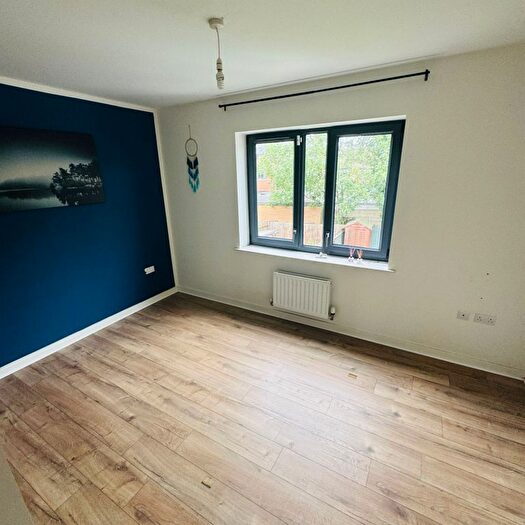4 Bedroom Terraced House For Sale In Isambard Road, UB2