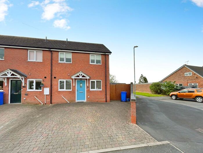 3 Bedroom End Of Terrace House For Sale In Farman Row Henhurst Ridge, Burton-on-Trent, DE13