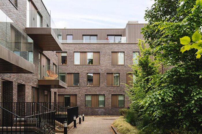 2 Bedroom Apartment To Rent In Prodigal Square, Hackney, London, E8