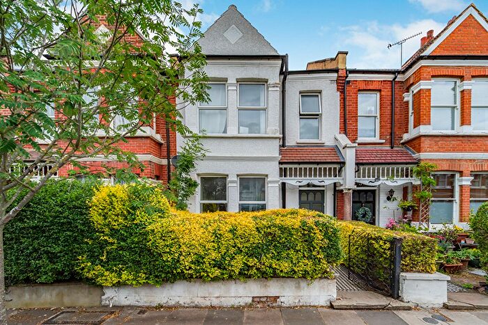 1 Bedroom Flat To Rent In Drayton Gardens, London, W13