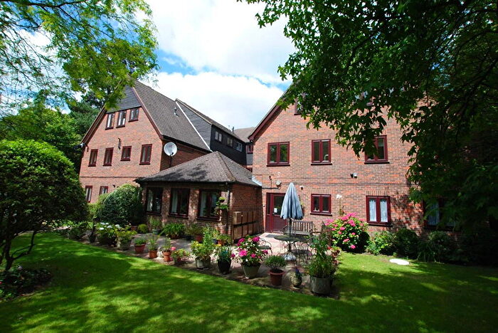 1 Bedroom Flat For Sale In Coulsdon Road, Old Coulsdon, CR5