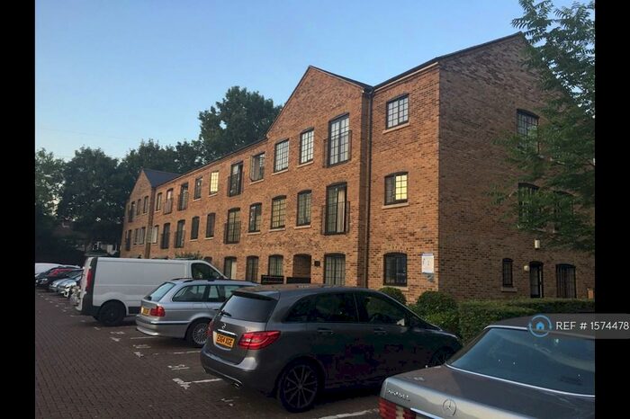 2 Bedroom Flat To Rent In Crown Mill London Road, Surrey, CR4