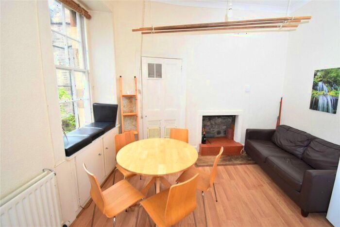 4 Bedroom Flat To Rent In T &#; Melville Terrace, Edinburgh, EH9