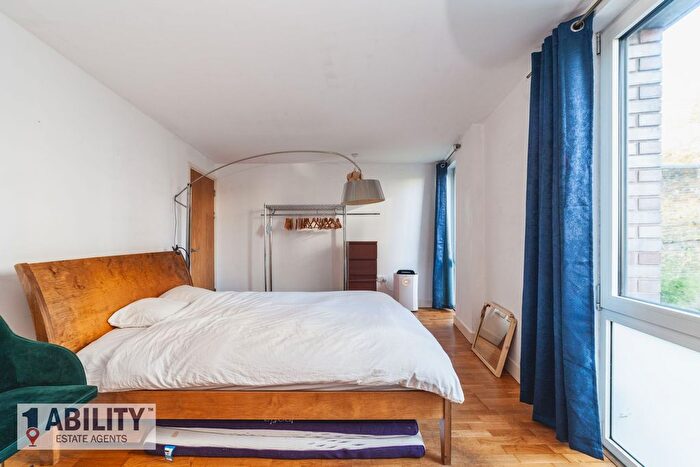 1 Bedroom Flat To Rent In Queensbridge Road, London, E2
