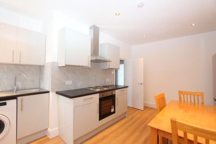 2 Bedroom Apartment To Rent In High Street, Edgware, HA8