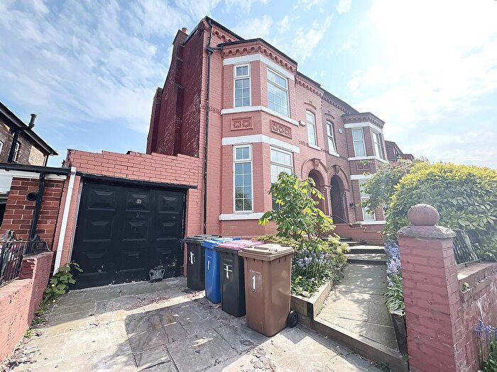 4 Bedroom Semi-Detached House To Rent In Trafalgar Road, Salford, M6