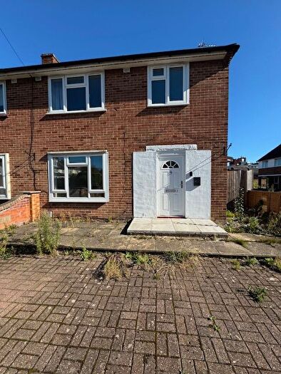 3 Bedroom Terraced House To Rent In Stoneleigh Close, Waltham Cross, EN8