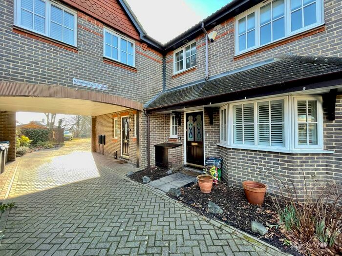 3 Bedroom Terraced House To Rent In Paddock Close, Lingfield, RH7