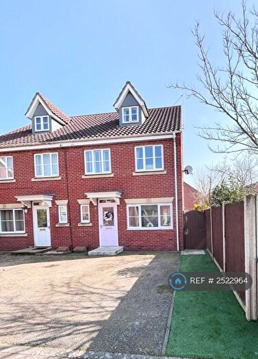 4 Bedroom Semi-Detached House To Rent In Woodruff Road, Thetford, IP24