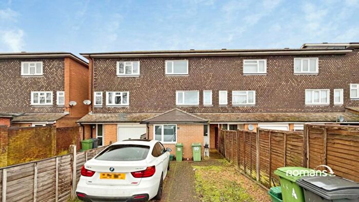 2 Bedroom Maisonette For Sale In Melrose Walk, Basingstoke, Hampshire, RG24