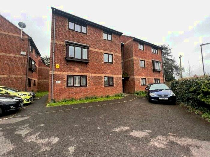 2 Bedroom Apartment To Rent In Cranbury Road, Southampton, Hampshire, SO19