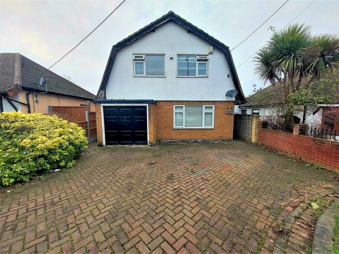 4 Bedroom Detached House To Rent In Kents Hill Road, Benfleet, SS7