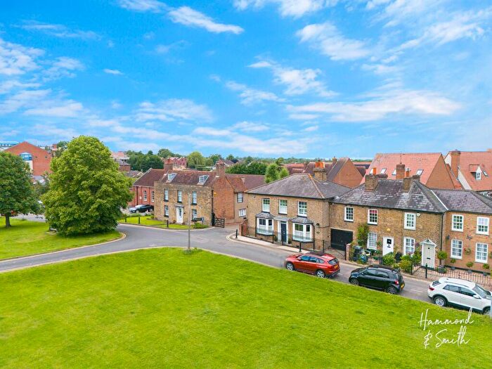 4 Bedroom Link Detached House To Rent In Church Hill, Epping, CM16