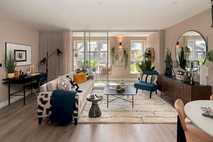 2 Bedroom Flat To Rent In Kilburn Lane, North Kensington, W10