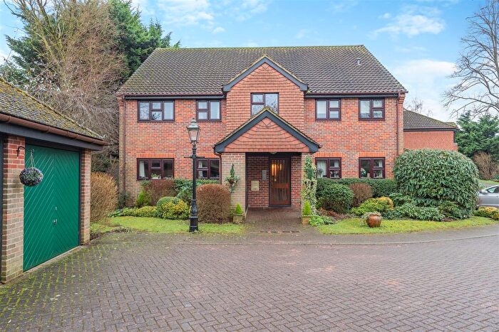 1 Bedroom Flat For Sale In Chorleywood Bottom, Chorleywood, Rickmansworth, WD3