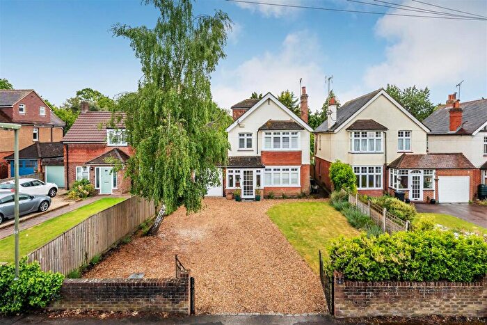 5 Bedroom Detached House For Sale In St Johns Road, Leatherhead, KT22