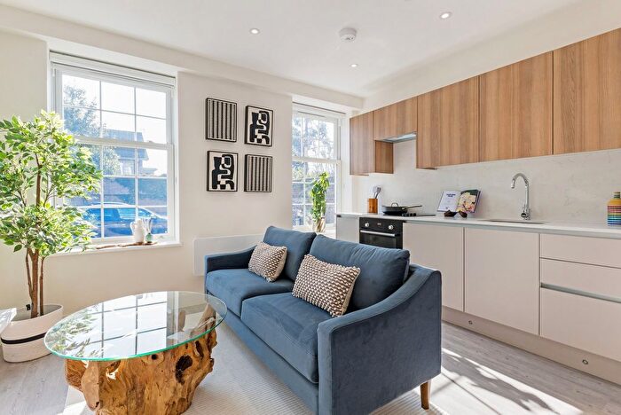 1 Bedroom Flat For Sale In Chapel Street, Marlow, SL7