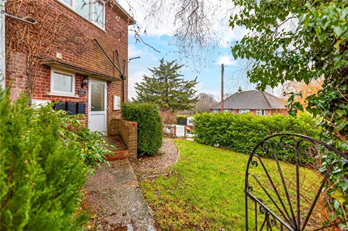 1 Bedroom Apartment For Sale In Kingsley Close, Shaw, Newbury, Berkshire, RG14