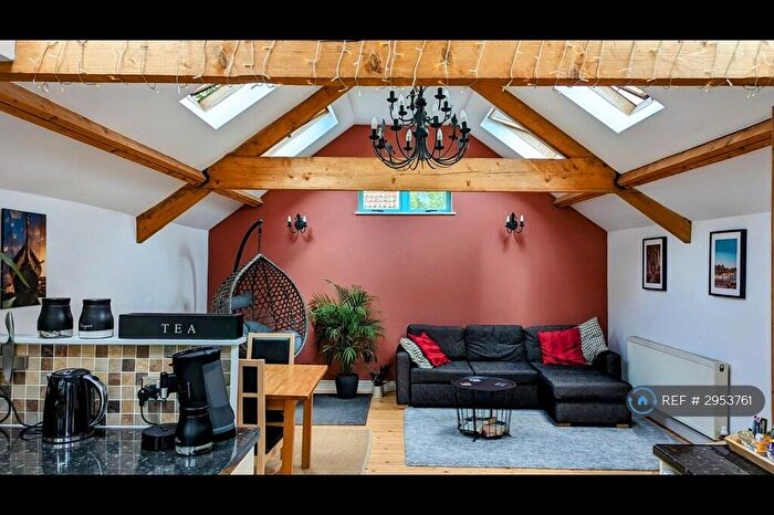 2 Bedroom Detached House To Rent In Fully Furnished Sydenham Lane, Bristol, BS6