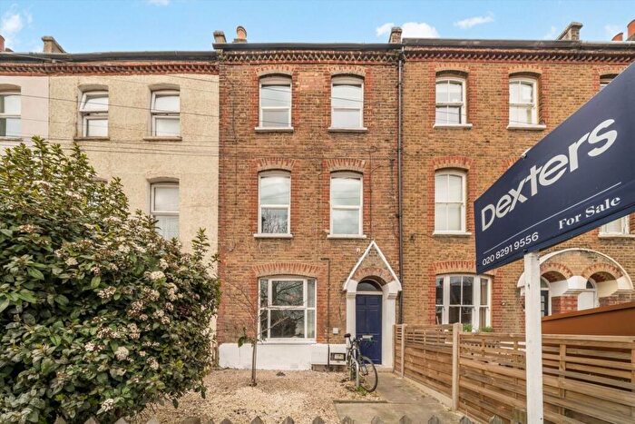 2 Bedroom Flat For Sale In Beadnell Road, Honor Oak, SE23