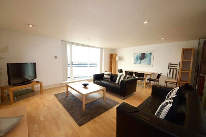 2 Bedroom Apartment To Rent In Nova Building, London, E14