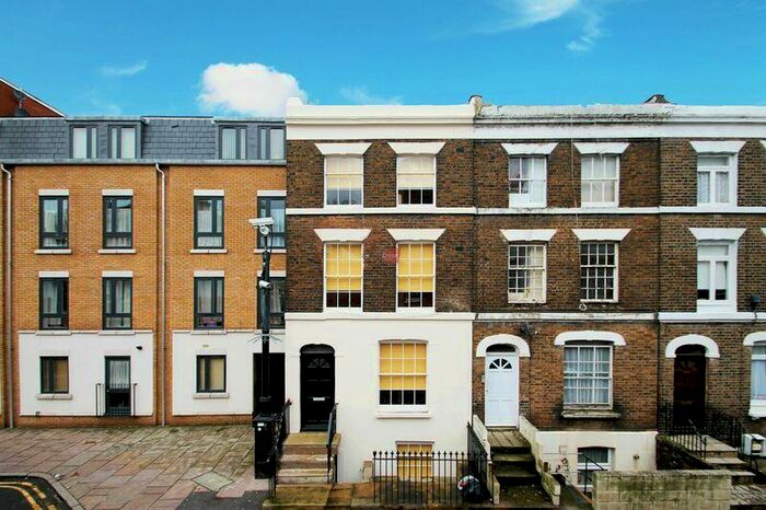 1 Bedroom Flat To Rent In High Street, Rochester, ME1