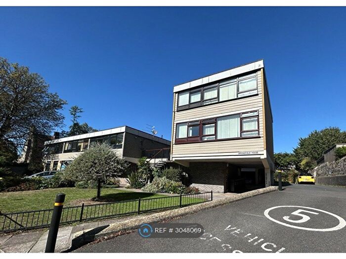 2 Bedroom Flat To Rent In Cotham Road, Bristol, BS6