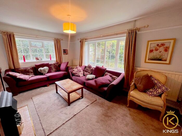 5 Bedroom Semi-Detached House To Rent In Curling Vale, Guildford, GU2
