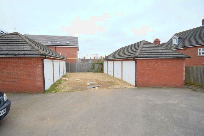 Garage / Parking To Rent In St Peters Avenue, Kettering, NN16