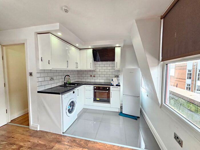 1 Bedroom Flat To Rent In London Road, Redhill, RH1