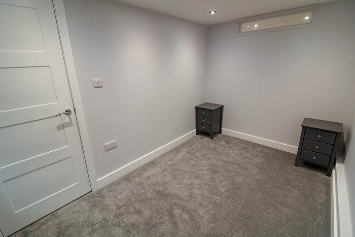 1 Bedroom Flat To Rent In St Marys Road, Glossop, SK13