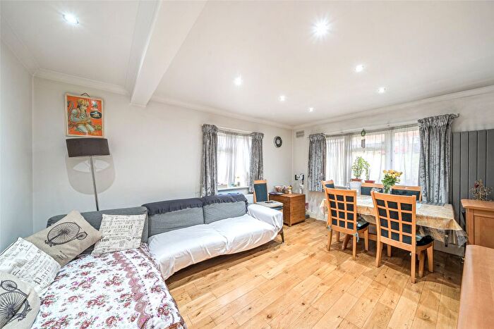 2 Bedroom Flat For Sale In Kings Drive, Wembley, Middlesex, HA9