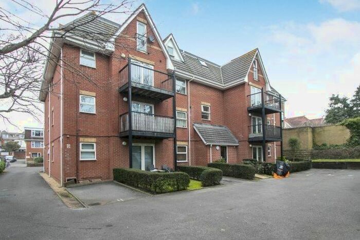 2 Bedroom Flat To Rent In Florence Road, Bournemouth, BH5
