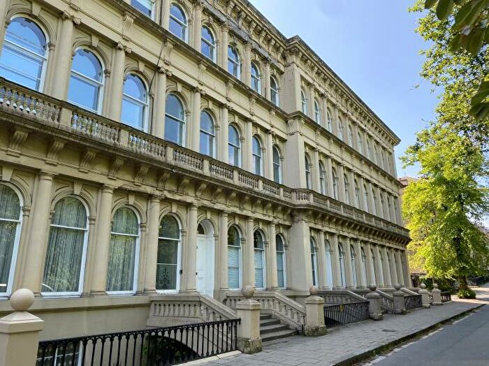 2 Bedroom Flat To Rent In L/G Grosvenor Terrace. Glasgow, G12