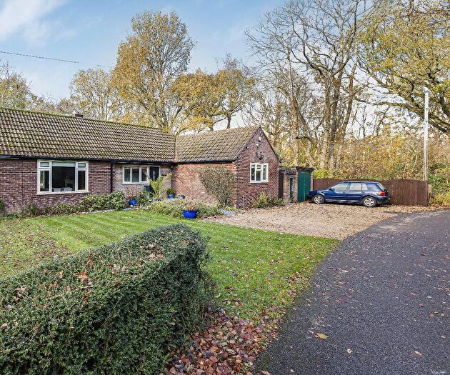 3 Bedroom Semi-Detached Bungalow For Sale In Shacklands Road, Shoreham, Sevenoaks, Kent, TN14