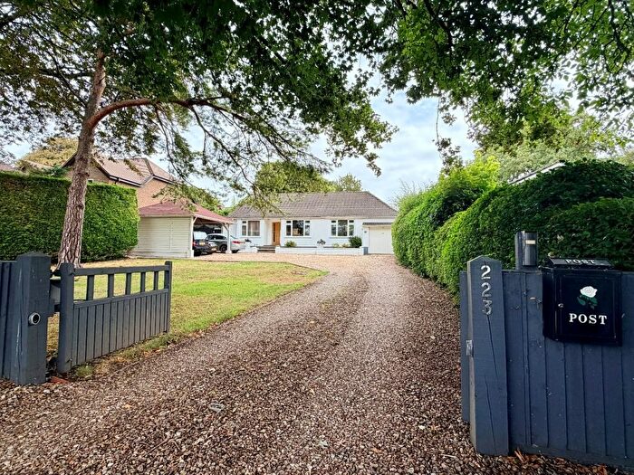 4 Bedroom Detached Bungalow For Sale In Kempshott Lane, Basingstoke, RG22