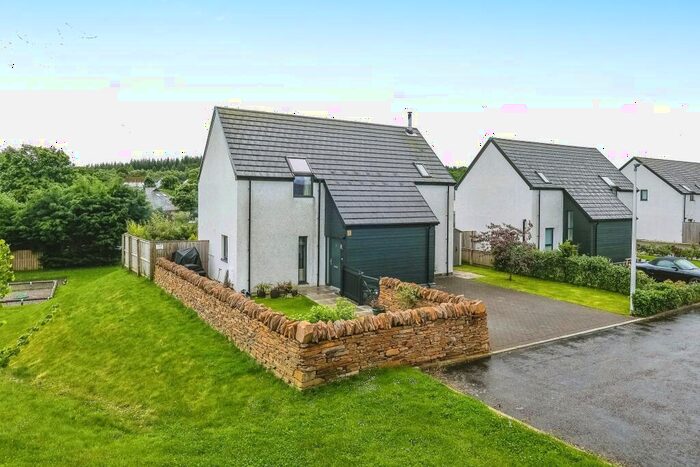 4 Bedroom Detached House For Sale In Mackinnon Drive, Croy, Inverness, IV2