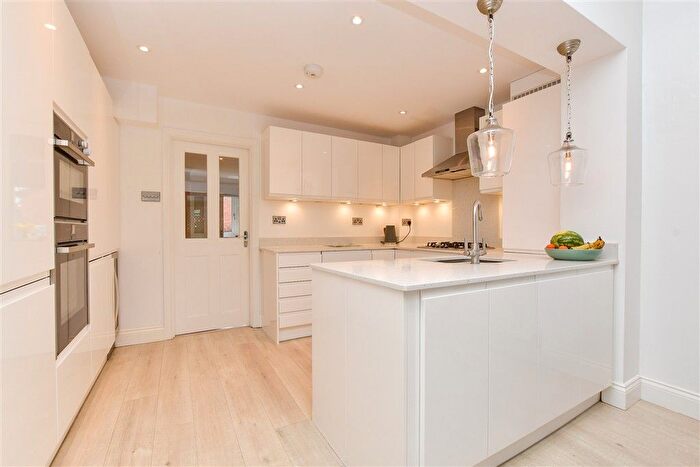 2 Bedroom Semi-Detached House For Sale In Copperfields, Fetcham, Surrey, KT22