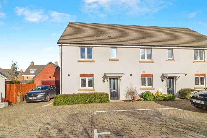 3 Bedroom End Terrace House For Sale In Elder Way, Ampthill, Bedford, MK45