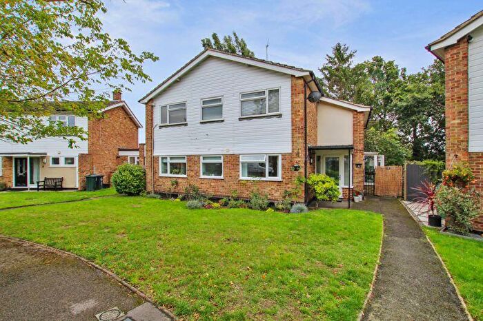 2 Bedroom Bungalow For Sale In Hulsewood Close, Wilmington, DA2