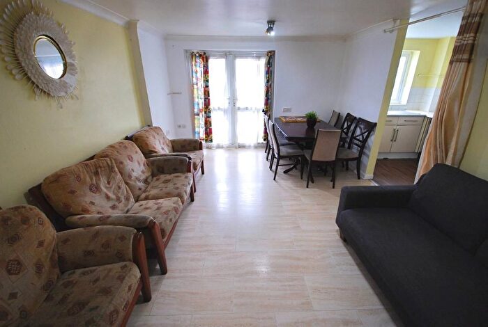 2 Bedroom Flat To Rent In Shapla Court, A Highmead Crescent, HA0