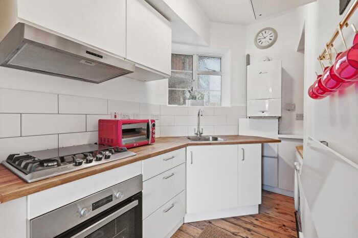 2 Bedroom Flat For Sale In Evelyn House, Greatorex Street, E1