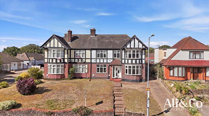 4 Bedroom Semi Detached House For Sale In Wood View, Grays, RM16