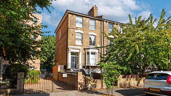 2 Bedroom Flat For Sale In Flat C, Navarino Road, Hackney, London, E8